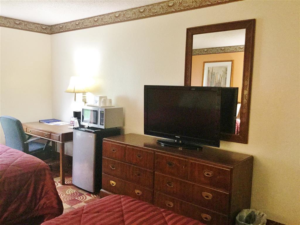 Super 8 By Wyndham Lake Of The Ozarks Eldon Room photo