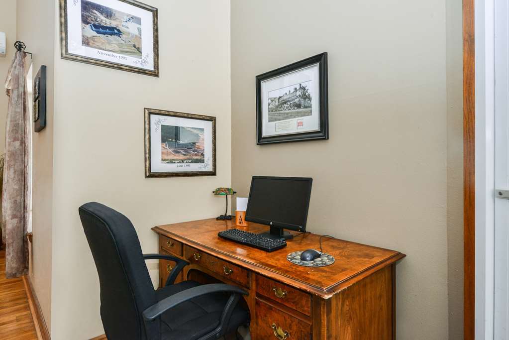 Super 8 By Wyndham Lake Of The Ozarks Eldon Facilities photo
