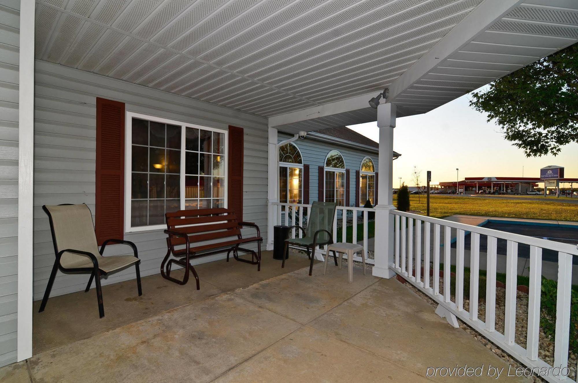 Super 8 By Wyndham Lake Of The Ozarks Eldon Amenities photo